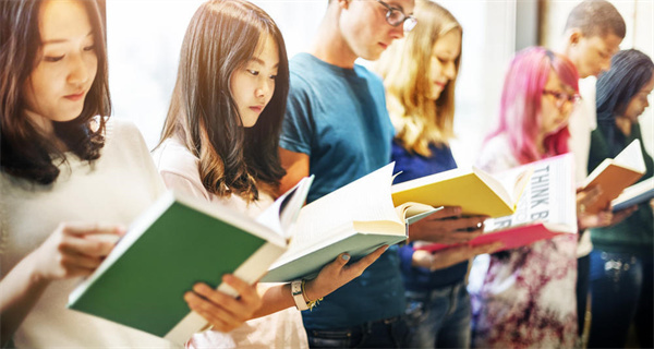 2025年襄阳职高可以考本科学校吗