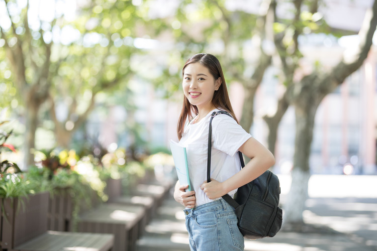 桂东县职业教育中心的就业情况及招生人数
